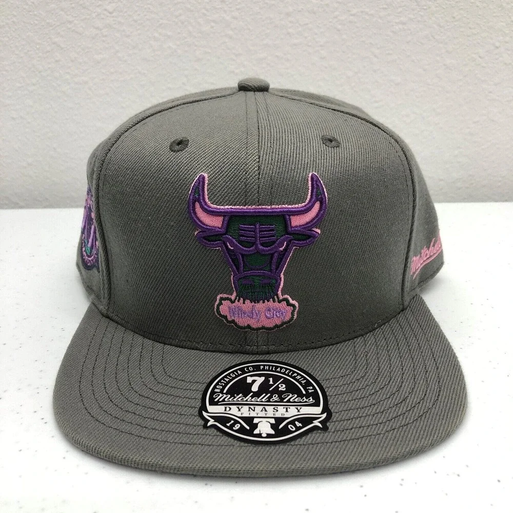 Chicago Bulls Hat Cap Fitted Mens 7 1/2 Gray NBA HWC Basketball Mitchell & Ness